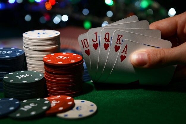 jet77 mobile interface showing sports betting and live casino games